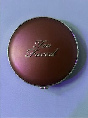 Too faced bronzer